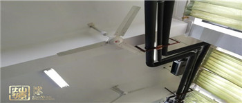 南寧某高校驚現(xiàn)卡帶風扇，這樣的學校裝修要不得