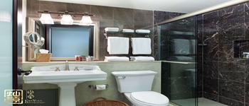 為什么酒店設(shè)計(jì)中衛(wèi)生間的玻璃是半透明的？