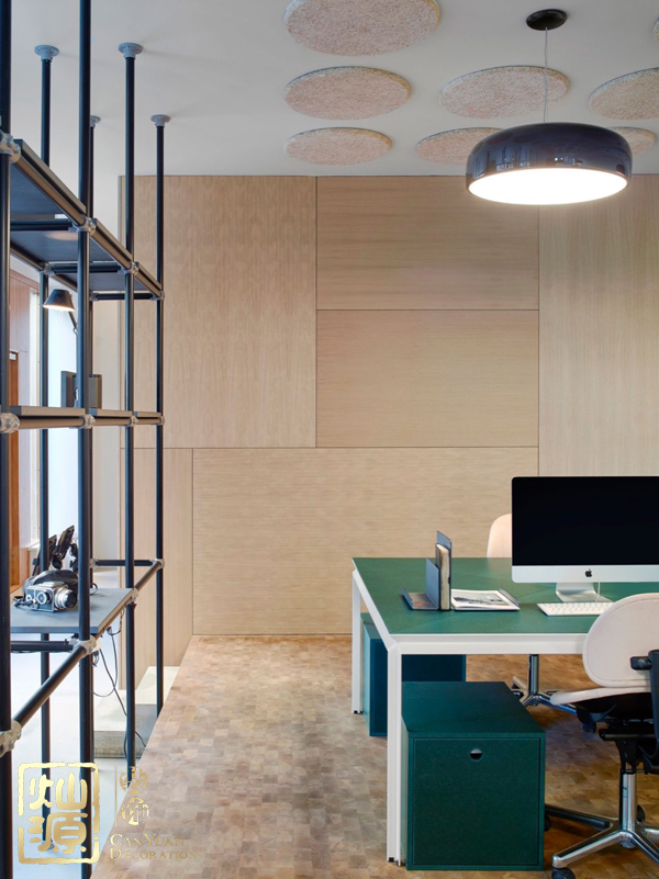 小面積辦公室怎么布置？瑞典設(shè)計師教你打造高利用率的垂直空間