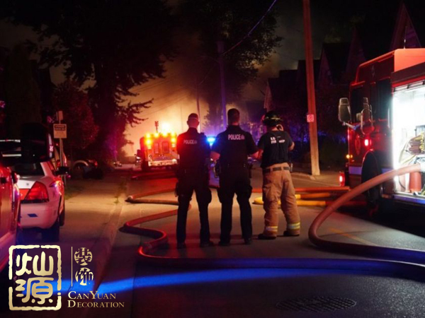 英國倫敦發(fā)生爆炸 探究英國倫敦發(fā)生爆炸的原因及現(xiàn)場照片