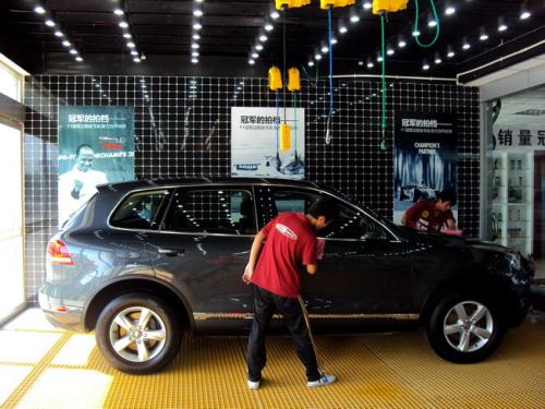 南寧洗車店裝修公司，這樣的設(shè)計小店面也有5星級感