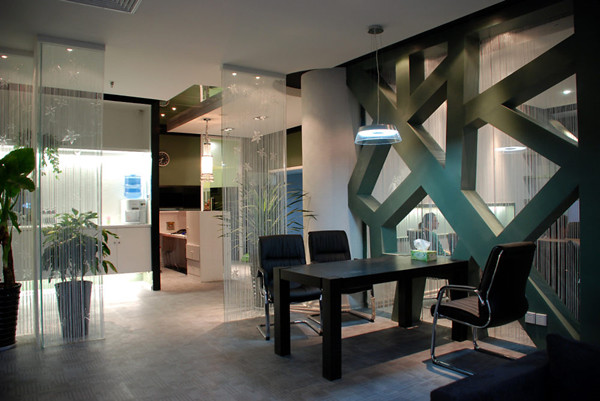 南寧豪華的辦公室裝修應(yīng)這樣，莫用錢砸出來(lái)土氣感