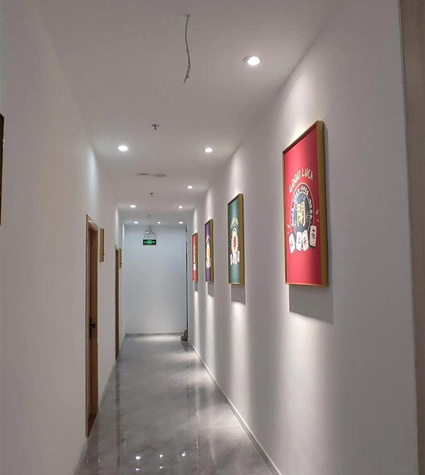 你看到的歲月靜好，因?yàn)橛泄ぱb裝飾裝修公司為你精心打造